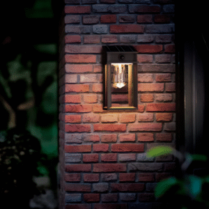 Aplique Geri C LED 1×3,2W 2700K Solar con Sensor Ultra Eficiente Negro IP44 – Philips - Imagen 5